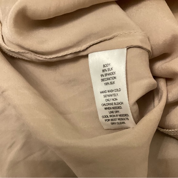 White House Black Market Champagne Silk Stretch Blouse - Picture 7 of 8